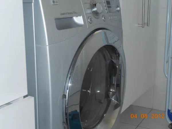 Instalação de máquina de lavar