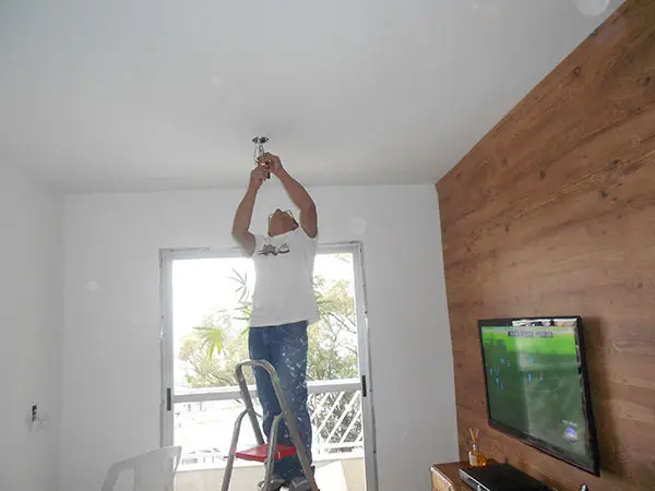 Instalação de prateleiras